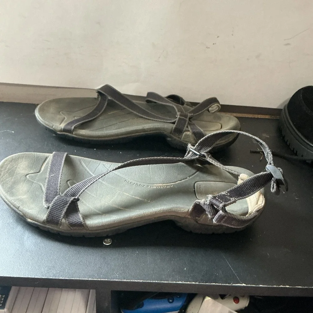 Teva Zirra Shoc Pad Black Ankle Strap Hiking Sandals Womens 10.25 Inch Insole